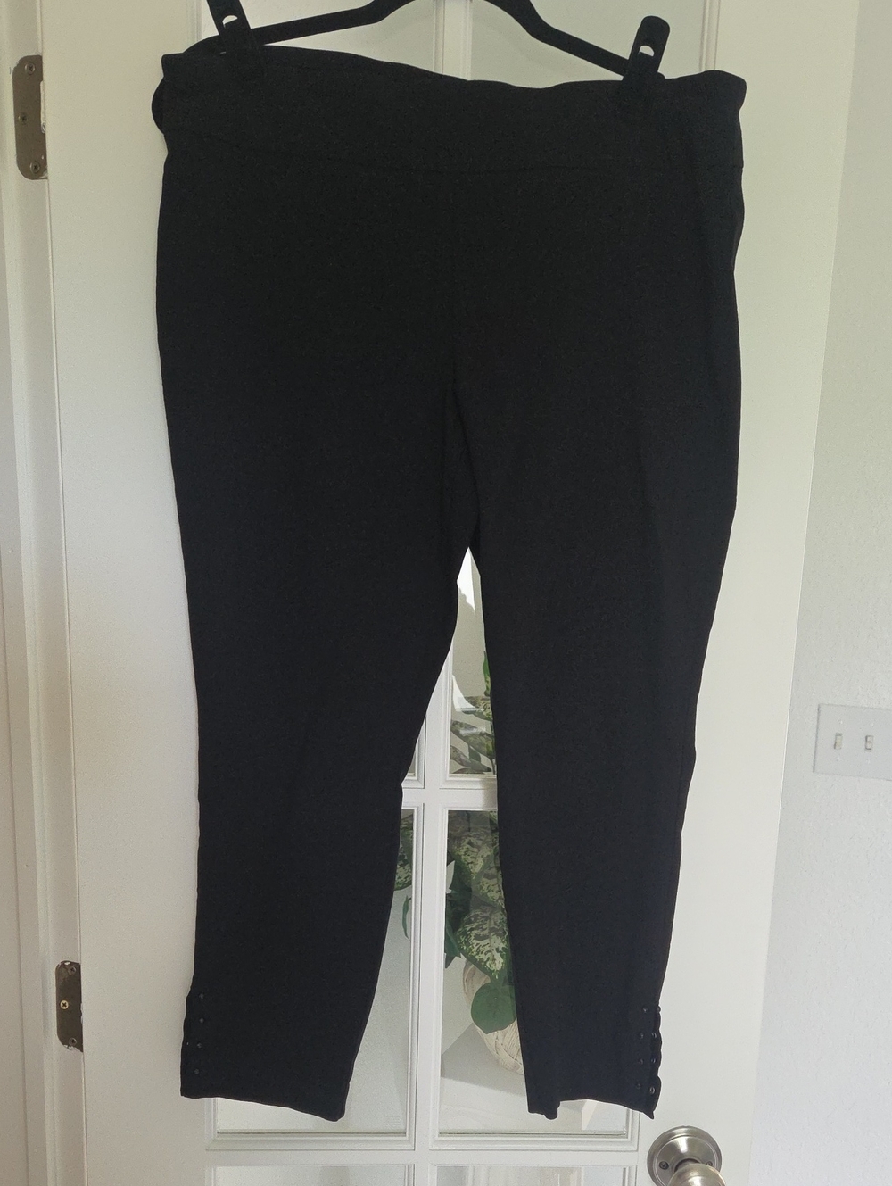Counterparts Black Cropped Pull-On Ankle Pants